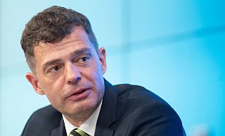 CDU-Politiker Mike Mohring hat sich angesichts der hohen AfD-Umfragewerte für eine Öffnung hin zu den Linken ausgesprochen. Damit eckt er in seiner eigenen Partei an - nicht zum ersten Mal. - picture alliance/dpa
