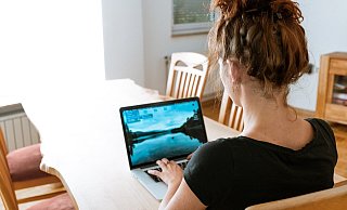 Das Homeoffice könnte für viele Arbeitnehmer bald der Vergangenheit angehören. Es soll aber Hygieneregeln am Arbeitsplatz bestehen bleiben. - Symbolbild: Pixabay