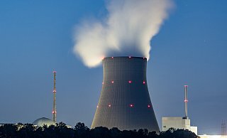 Die verbliebenen Atomkraftwerke in Deutschland sollen möglicherweise noch nicht vom Netz gehen. - Armin Weigel (Symbolfoto)