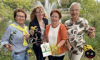 Mit Bienen ins Jubiläumsjahr: Karin Schröder (v.l.), Katja Hübner, Gabriele Beckmann und Monika Aufenanger wollen das Jubiläum des Kreisverbandes der Landfrauen auf der LGS-Bühne feiern. - Ralf T. Mischer
