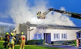 Brandstifter am Werk: Ein größeres Feuer ereignete sich Mitte April im Vereinsheim der Kleingartenanlage Riemeke. - Ralph Meyer