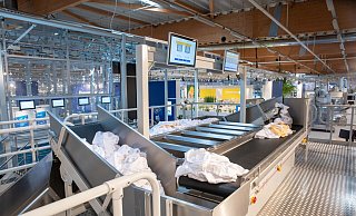 Das Unternehmen Kannegiesser stellt Großwäschereianlagen her und entwickelt im Projekt des Kompetenzzentrums Arbeitswelt.Plus eine automatische Klassifikation der Wäsche. - Kannegiesser