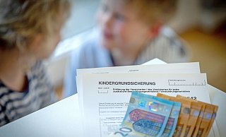 Die Ampel hatte sich im Koalitionsvertrag darauf geeinigt, eine Kindergrundsicherung einzuführen und darunter verschiedene Familienleistungen bündeln. Die konkrete Umsetzung steht immer noch nicht fest. - Detlef Heese/epd