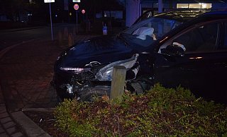 Der Wagen des Bad Salzuflers nach dem Zusammenstoß. - Polizei Herford