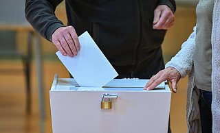 Die Kommunalwahlen finden im kommenden Jahr zwei Wochen vor der Bundestagswahl statt. - dpa