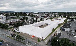 So könnte die neue Hauptfeuerwache das brachliegende Areal zwischen Eckendorfer- und Herforder Straße füllen. Der enorme Platzbedarf wird deutlich. Die Darstellung ist ein Grobkonzept nicht maßstabsgetreu.ACHTUNG: Keine maßstabsgetreue Montage. Die verwendete Grafik ist lediglich ein erstes Konzept. - Grafik: Presseamt der Stadt / Fotomontage: Felix Brenneke
