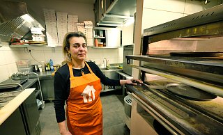 In der Pizzeria Gusto in der Gütersloher Innenstadt geht es am Sonntag unter der neuen Leitung von Nabila Saoumi weiter. - Andreas Frücht