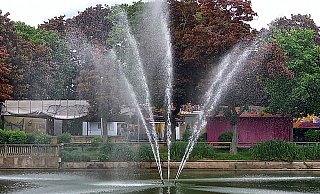 Bereits am Donnerstag öffnet ab 13 Uhr Uhr die Kirmes am Feuerteich. An den drei Folgetagen stehen Autoscooter und Co. ebenfalls ab 13 Uhr zur Verfügung. - Torsten Wegener Bereits am Donnerstag öffnet ab 13 Uhr Uhr die Kirmes am Feuerteich. An den drei Folgetagen stehen Autoscooter und Co. ebenfalls ab 13 Uhr zur Verfügung. - Torsten Wegener