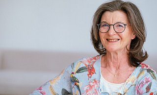 Brigitte Kottkamp ist zertifizierte Yogalehrerin und findet im Yoga Entspannung, Gelassenheit und innere Kraft. - Kerstin Petermann