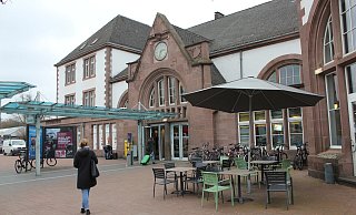 Die Jugendlichen randalierten am Herforder Bahnhof. - Eike Horstmann