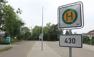 Zwischen dem Behelfs-ZOB und dem Schulzentrum Nord fährt ein neuer Pendelbus der Linie 99. - Ulf Hanke