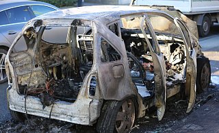 Das Auto brannte völlig aus. - NW