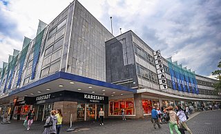 Das Bielefelder Karstadt-Haus an der Bahnhofstraße könnte von den Schließungsplänen des Galeria-Konzerns betroffen sein. - Sarah Jonek