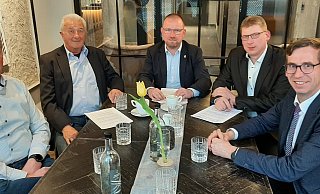 Ratsfraktionsspitze und Bürgermeister: Schatzmeister Thomas Vonde (v. l.), stellvertretender Bürgermeister Heinz-Josef Bodemann, Fraktionschef Hubertus Kuhaupt, Geschäftsführer Daniel Strathaus und Rathauschef Tobias Scherf. - Dieter Scholz