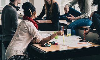 Insbesondere bei Arbeitszeitmodellen strebt die neue Regierung Änderungen an - das könnte Folgen haben. - Pixabay