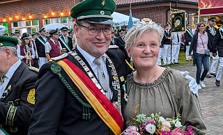 Das Boker Königspaar Reinhild und Meinolf Berkemeier. - St.-Landolinus-Schützenbruderschaft Boke