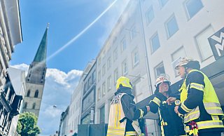 Der Rauch zog ab durch die Baustelle auf der anderen Seite des Hauses in der Niedernstraße. - Stefan Becker