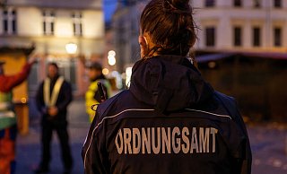 Nach dem Vorfall in Friedrichsdorf will das Gütersloher Ordnungsamt jetzt die betroffenen Jugendlichen anhören. - picture alliance/dpa/dpa-Zentralbild