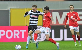 Der SC Verl springt nach dem Freitagabend-Spiel gegen den Halleschen FC vorerst auf den neunten Platz der 3.Liga-Tabelle. - Jens Dünhölter