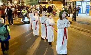 Die neunjährige Greta Schmidt ist in die Rolle der Lucia geschlüpft. - Carola Drabon