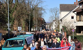 Die Demo-Teilnehmer zogen durch die Bünder Innenstadt. - Shannon-Lee Bendig