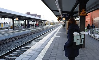 Eine Familie aus Gütersloh hatte am Bünder Bahnhof ihr Gepäck unbeaufsichtigt gelassen. - Meiko Haselhorst