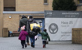 Einige Bundesländer haben Angebote für Flüchtlingsunterbringungen bekommen, doch nur die wenigsten sind tatsächlich nutzbar. - dpa