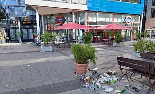 Übervoller Mülleimer am Boulevard. - NW Bielefeld