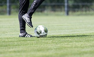 Unglaubliche Szenen spielten sich bei dem Fußballspiel ab. - Noah Wedel Unglaubliche Szenen spielten sich bei dem Fußballspiel ab. - Noah Wedel