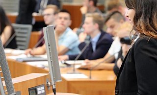 Beim Jugendlandtag werden die Abgeordneten durch Jugendliche im Alter von 18 bis 20 Jahren vertreten. - NRW-Landtag