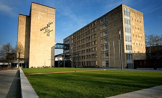 Der Zugang zum Rathaus wird wieder erleichtert. Aber auch künftig müssen Termine vereinbart werden. - Andreas Frücht