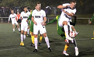 Dornberger Überzahl am Strafraum des Gegners: In dieser Szene schießt Malte Schmidt. - Peter Unger