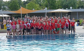 Rote Wand: Die Schwimmerinnen und Schwimmer der TG Ennigloh haben am Samstag und Sonntag Aktive aus ganz Ostwestfalen-Lippe zu Gast im neuen Bünder Freibad. - Thorsten Mailänder