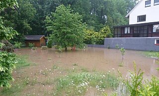 Vor knapp zwei Monaten gab es ein starkes Unwetter über Hiddenhausen. Zahlreiche Grundstücke wurden überflutet. - Feuerwehr Hiddenhausen