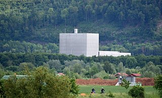Hochwassergefahren und geologische Risiken sehen die Bürgerinitiativen am ehemaligen Atomkraft Würgassen neben der veralteten Infrastruktur als größte Herausforderungen. - Thomas Kube