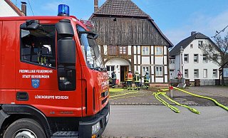 In Beverungen-Blankenau wurde die Feuerwehr zu einem Brand in einem Fachwerkhaus gerufen. - Torsten Wegener
