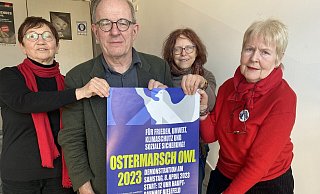 Inge Höger, der Journalist und Autor Andreas Zumach, Gabi Bieberstein und Monika Greve hoffen auf eine rege Beteiligung beim Ostermarsch. - Eike J. Horstmann