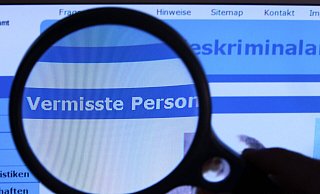 Die Polizei bittet bei einer Vermisstensuche um die Hilfe der Bevölkerung. - Verwendung weltweit