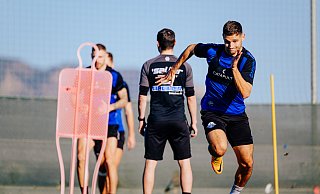 SCP-Akteur Marco Schuster drückt bei einer Sprintübung im Trainingslager in Spanien auf die Tube. - Besim Mazhiqi