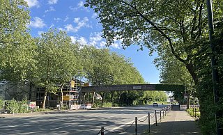 Wegen umfassender Sanierungsarbeiten ist die Brücke am Ohlbrocksweg bis zum Herbst dieses Jahres gesperrt. - Stadt Gütersloh