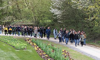 Die erste LGS- Führung erreicht de Weserpromenade. - David Schellenberg