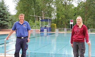 Becken sauber, Wasser drin, das Team motiviert: Es kann endlich losgehen mit der Freibadsaison, freut sich der Meister für Bäderbetriebe Thorsten Müller. - Saskia Jochheim