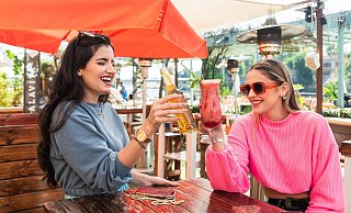 Gleich mehrfach wünschen sich Gütersloher Bürger eine Beachbar. Ein Leser hat sogar schon die passende Location im Sinn: auf dem Dach des ehemaligen Karstadt-Gebäudes am Berliner Platz. - Symbolfoto/picture alliance Gleich mehrfach wünschen sich Gütersloher Bürger eine Beachbar. Ein Leser hat sogar schon die passende Location im Sinn: auf dem Dach des ehemaligen Karstadt-Gebäudes am Berliner Platz. - Symbolfoto/picture alliance