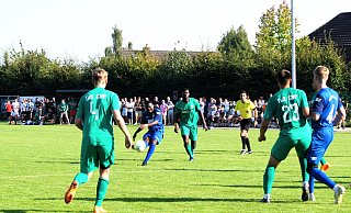 Weinend in der Kabine: Herfords Spieler Sekouba Cissoko, hier im Ligaspiel gegen Pödinghausen. - Andreas Gerth
