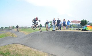 Ein Parcours mit Wellen und Steilkurven: In der Stadt Rahden gibt es bereits eine Pumptrack-Anlage. - Joern Spreen-Ledebur