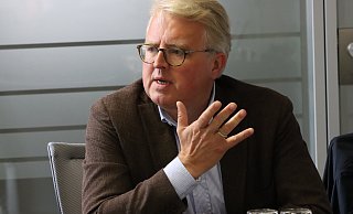 Frank Schäffler (FDP) hat den Verkehrsetat der Bahn federführend verhandelt und kritisiert die fortgesetzten Planungen für die ICE-Trasse "Hannover-Bielefeld". - Thomas Kühlmann