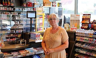 Manuela Train betreibt die Avia Tankstelle. Dort kam es nach einem Streit um die Maske zur Schlägerei. - Frank-Michael Kiel-Steinkamp