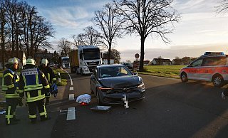 Bei dem Unfall verletzten sich zwei Menschen und wurden in umliegende Krankenhäuser gebracht. - Torsten Fischer