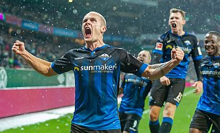 Sven Michel will ab sofort wieder für den SC Paderborn Torerfolge bejubeln. Hier feiert er in der Bundesliga-Saison 2019/20 seinen Last-Minute-Treffer zum SCP-Sieg in Bremen. - imago images/foto2press