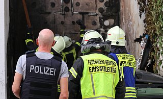 Gerade gebildet: Die Mordkommission nach dem Brandanschlag auf eine 19-Jährige. - Claus Frickemeier